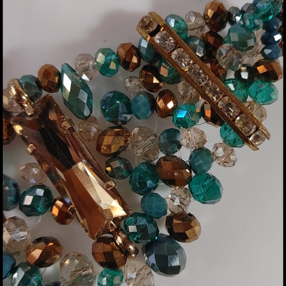 Green and gold crystal rhinestones necklace. - Picture 4 of 5